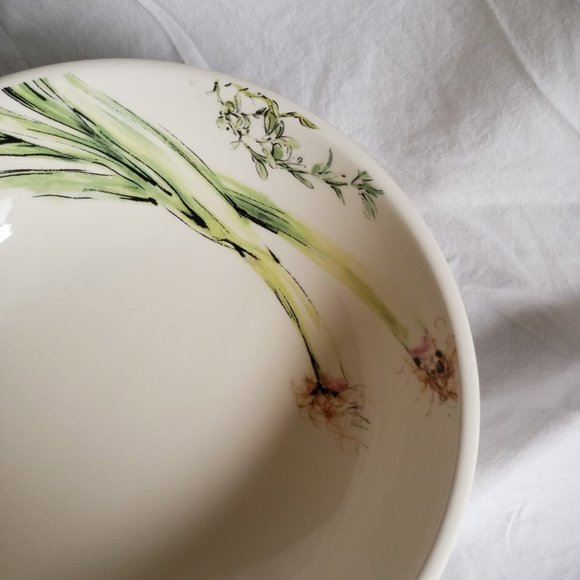 Magenta // Large Ceramic Minimalistic Bowl - Picture 2 of 4